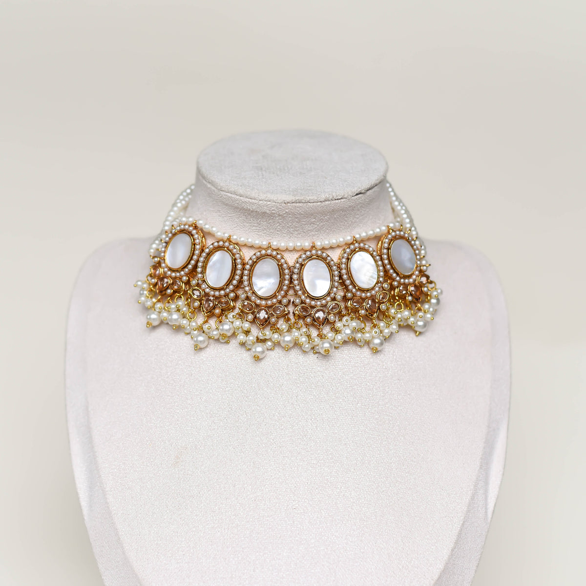 Neha Necklace Set